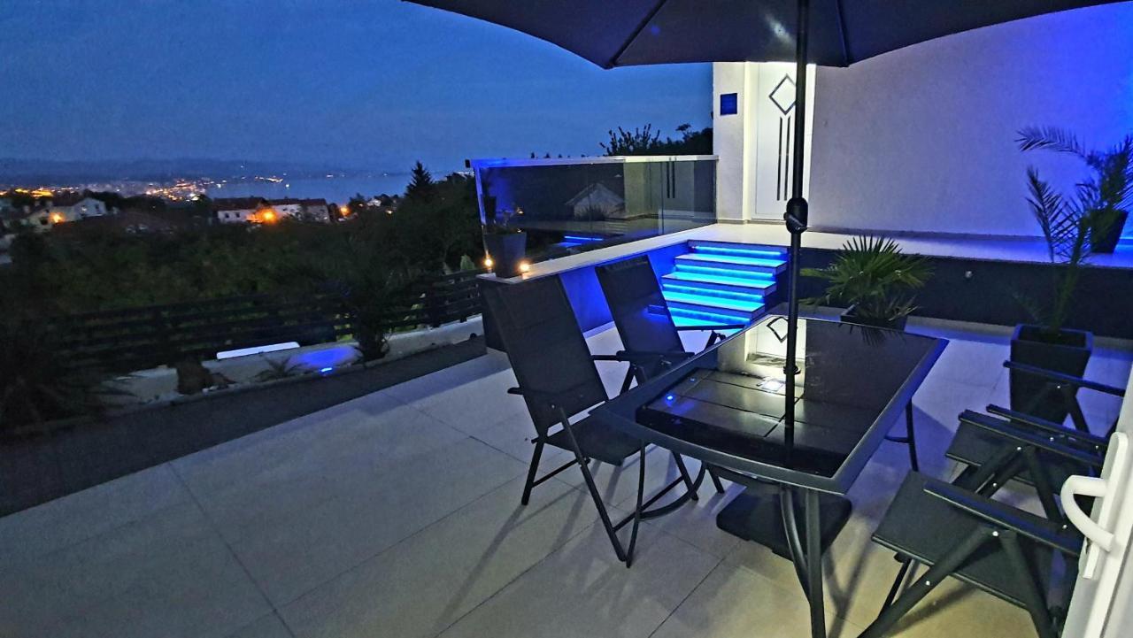 Jacuzzi Penthouse Apartment Matulji Bagian luar foto