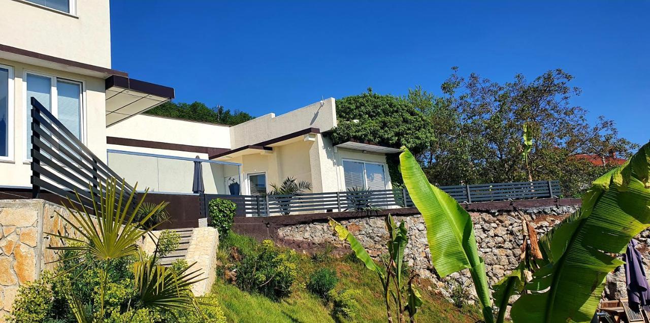 Jacuzzi Penthouse Apartment Matulji Bagian luar foto