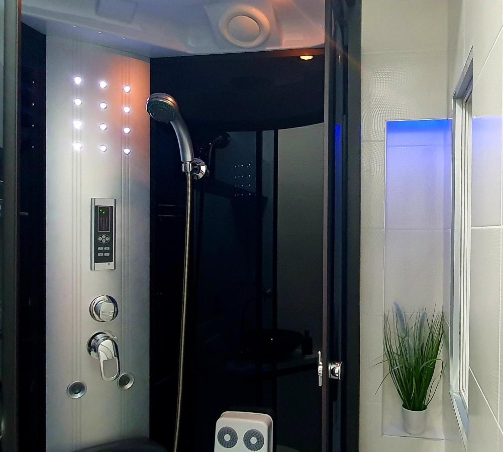 Jacuzzi Penthouse Apartment Matulji Bagian luar foto