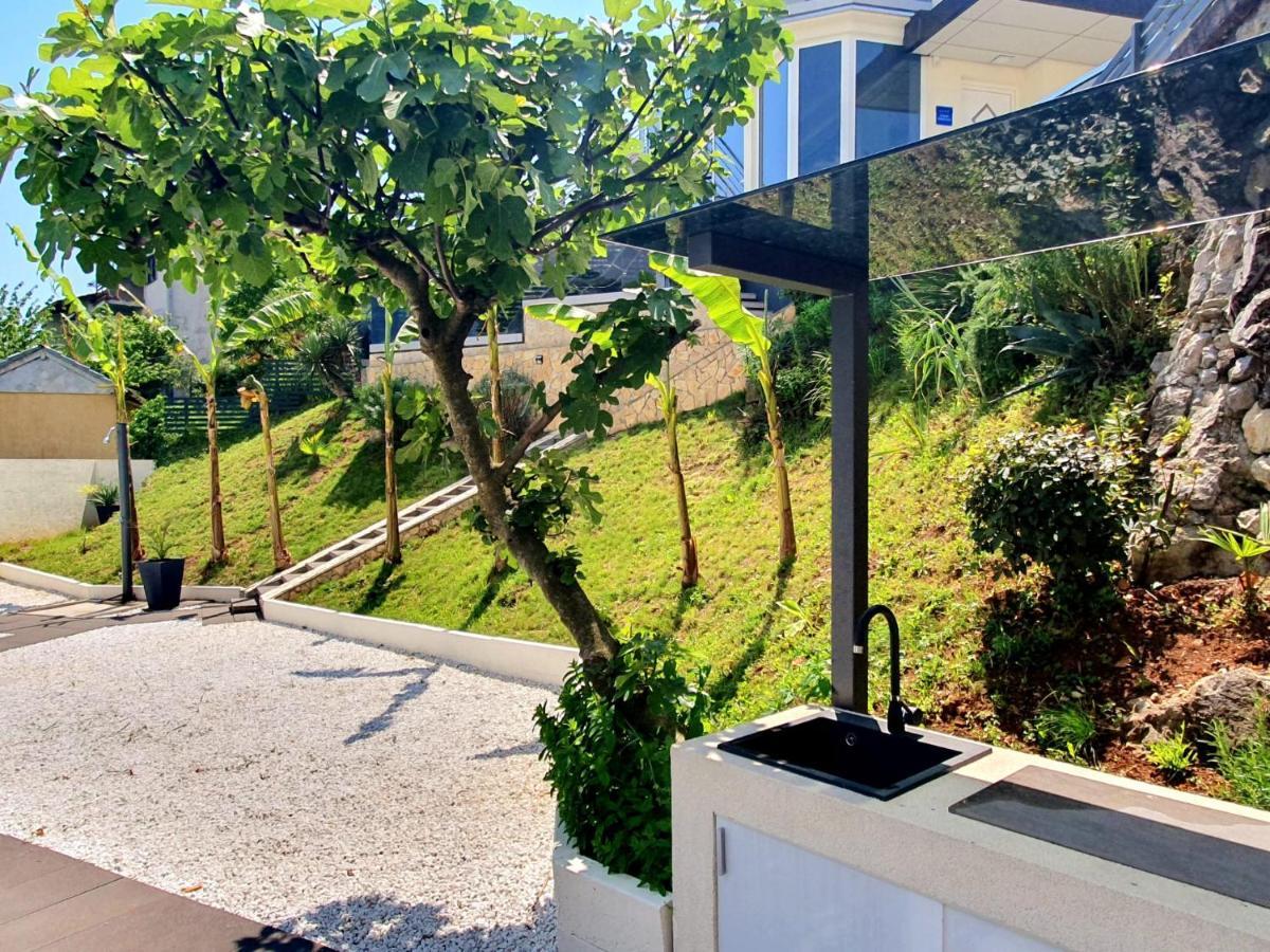 Jacuzzi Penthouse Apartment Matulji Bagian luar foto