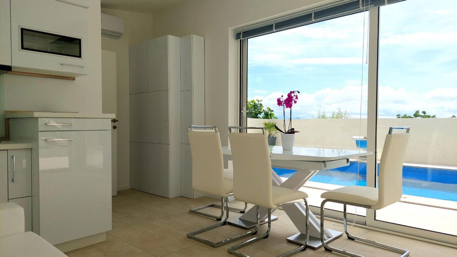Jacuzzi Penthouse Apartment Matulji Bagian luar foto