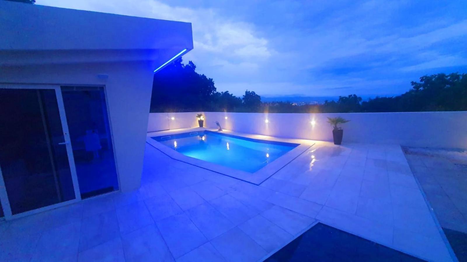 Jacuzzi Penthouse Apartment Matulji Bagian luar foto