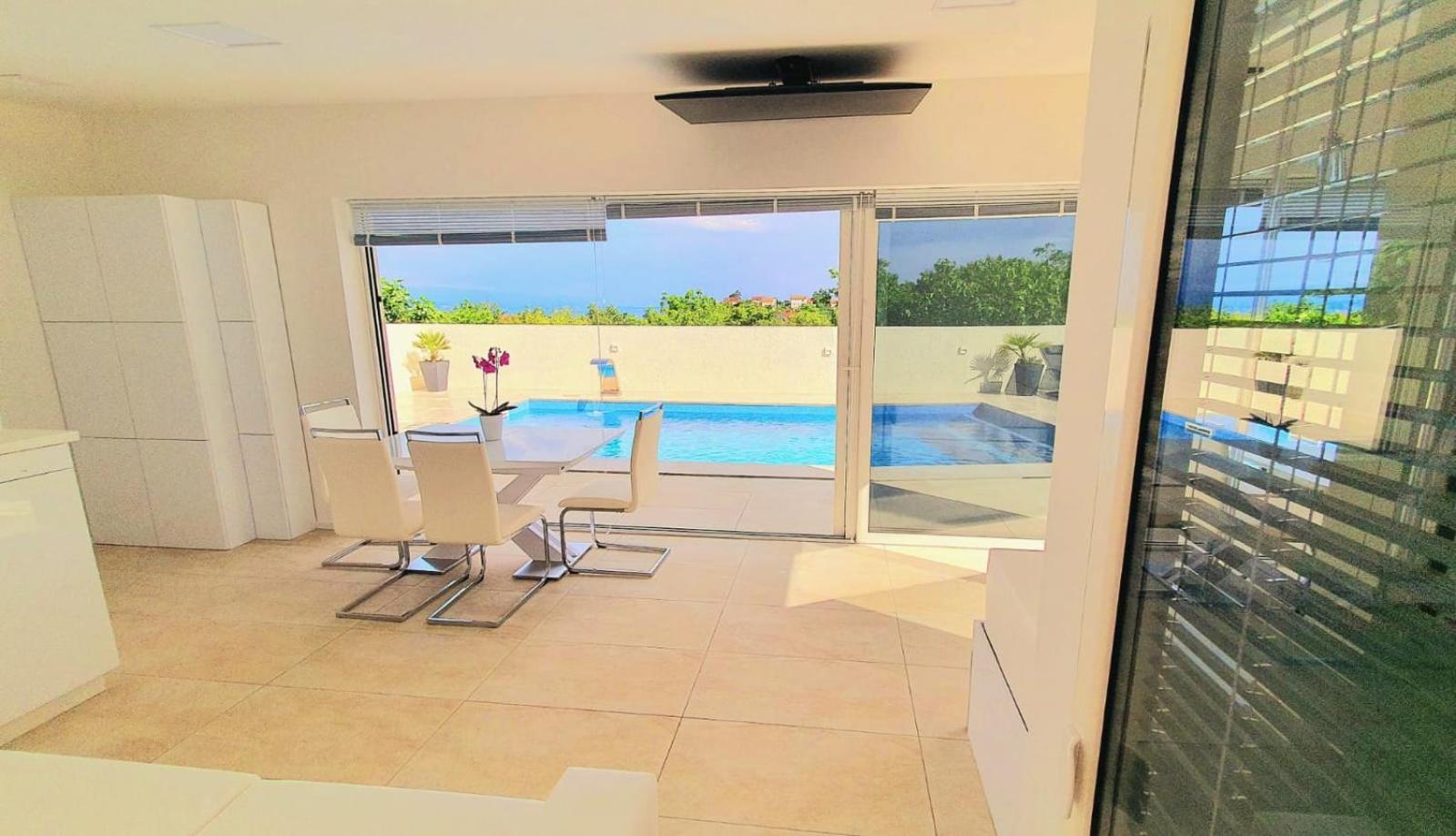 Jacuzzi Penthouse Apartment Matulji Bagian luar foto