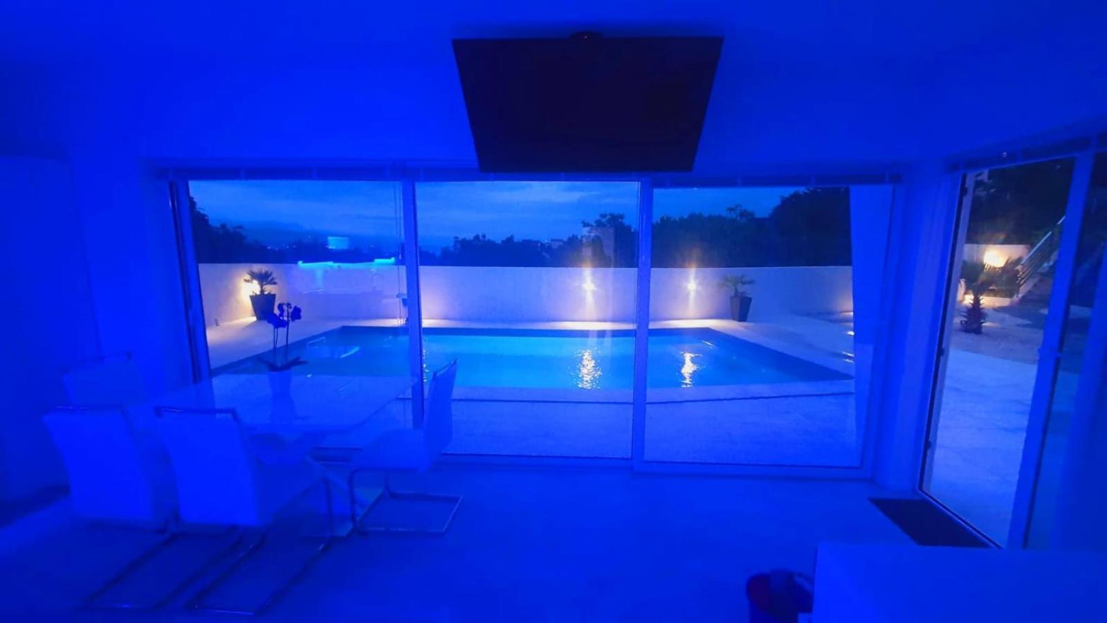 Jacuzzi Penthouse Apartment Matulji Bagian luar foto