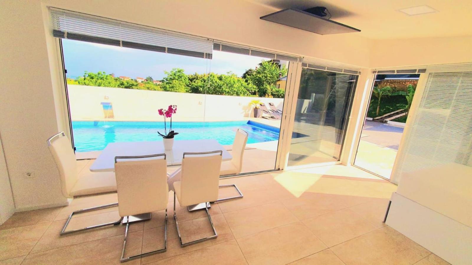 Jacuzzi Penthouse Apartment Matulji Bagian luar foto