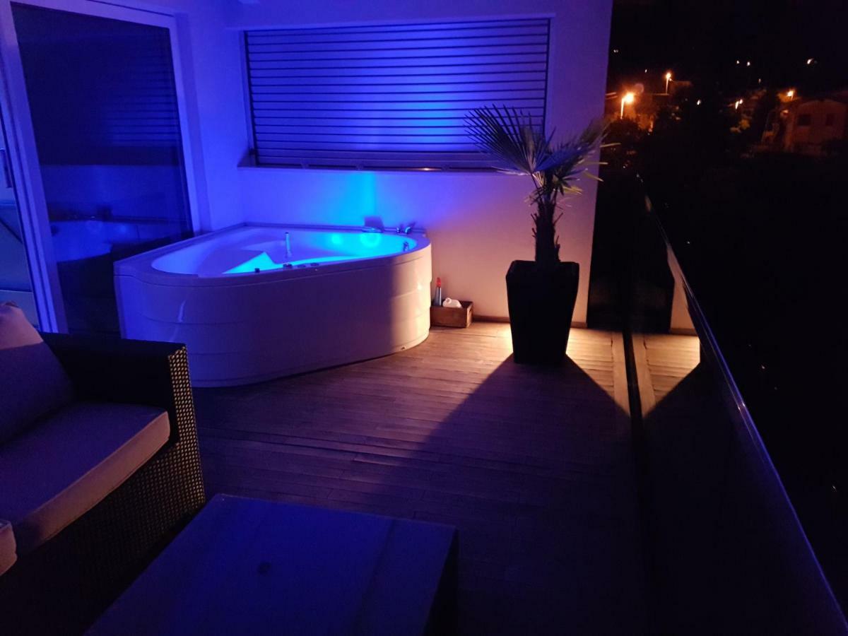 Jacuzzi Penthouse Apartment Matulji Bagian luar foto