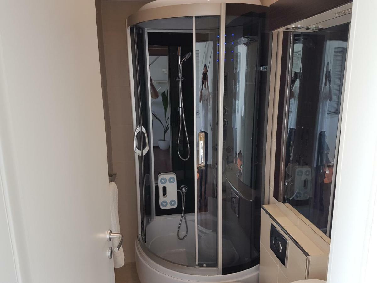 Jacuzzi Penthouse Apartment Matulji Bagian luar foto